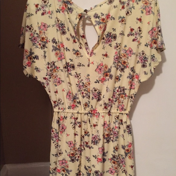 Floral romper - Picture 3 of 3